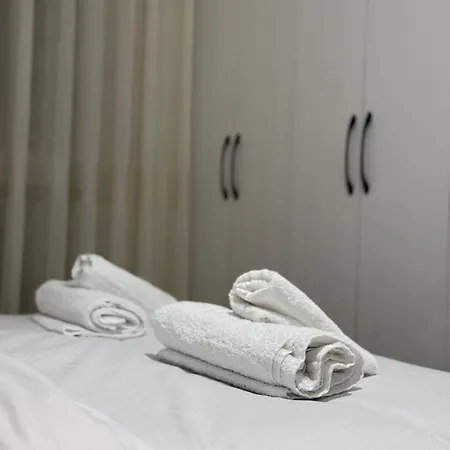 Golden Apartment 1 公寓 *